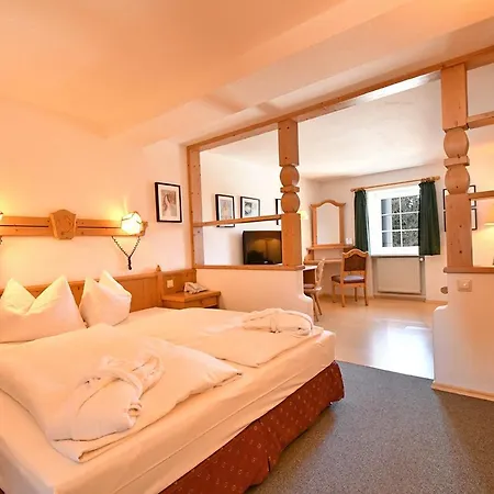 Hotel Altes Zollhaus 4*