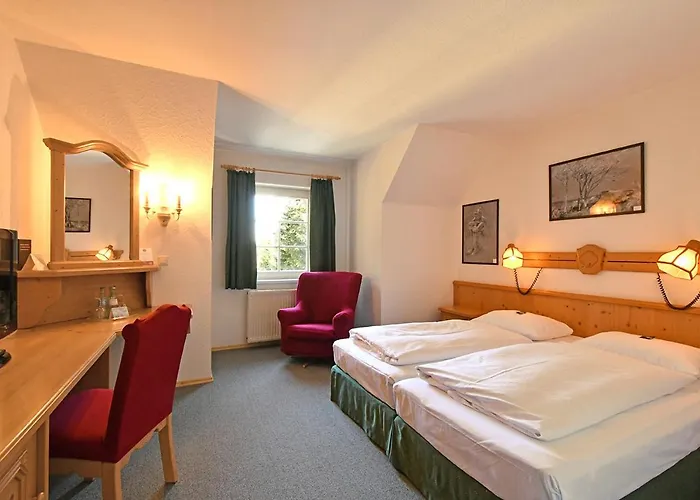 Altes Zollhaus Szálloda 4*