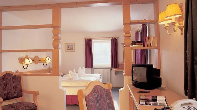 Altes Zollhaus Szálloda 4*